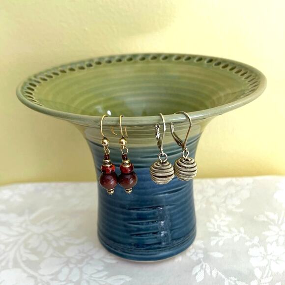 Studio Art Pottery Wide Pierced Rim Vase Earring Holder Signed Jewelry - Picture 2 of 12